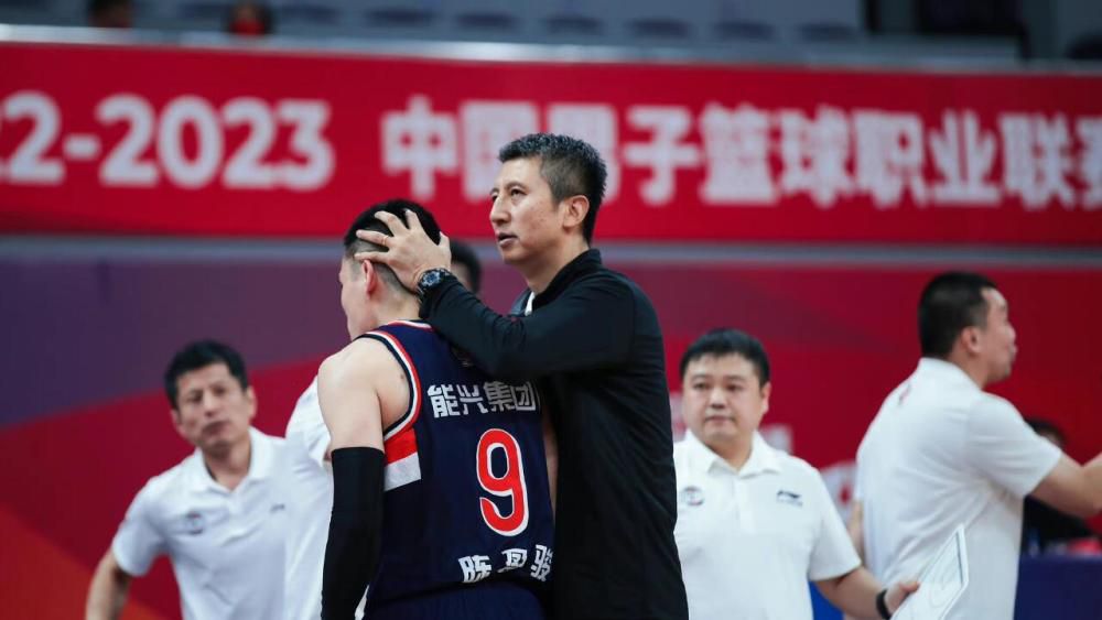 2026-02-24 车友聊《飞驰人生3》：AI遇上手搓方向盘，谁赢？